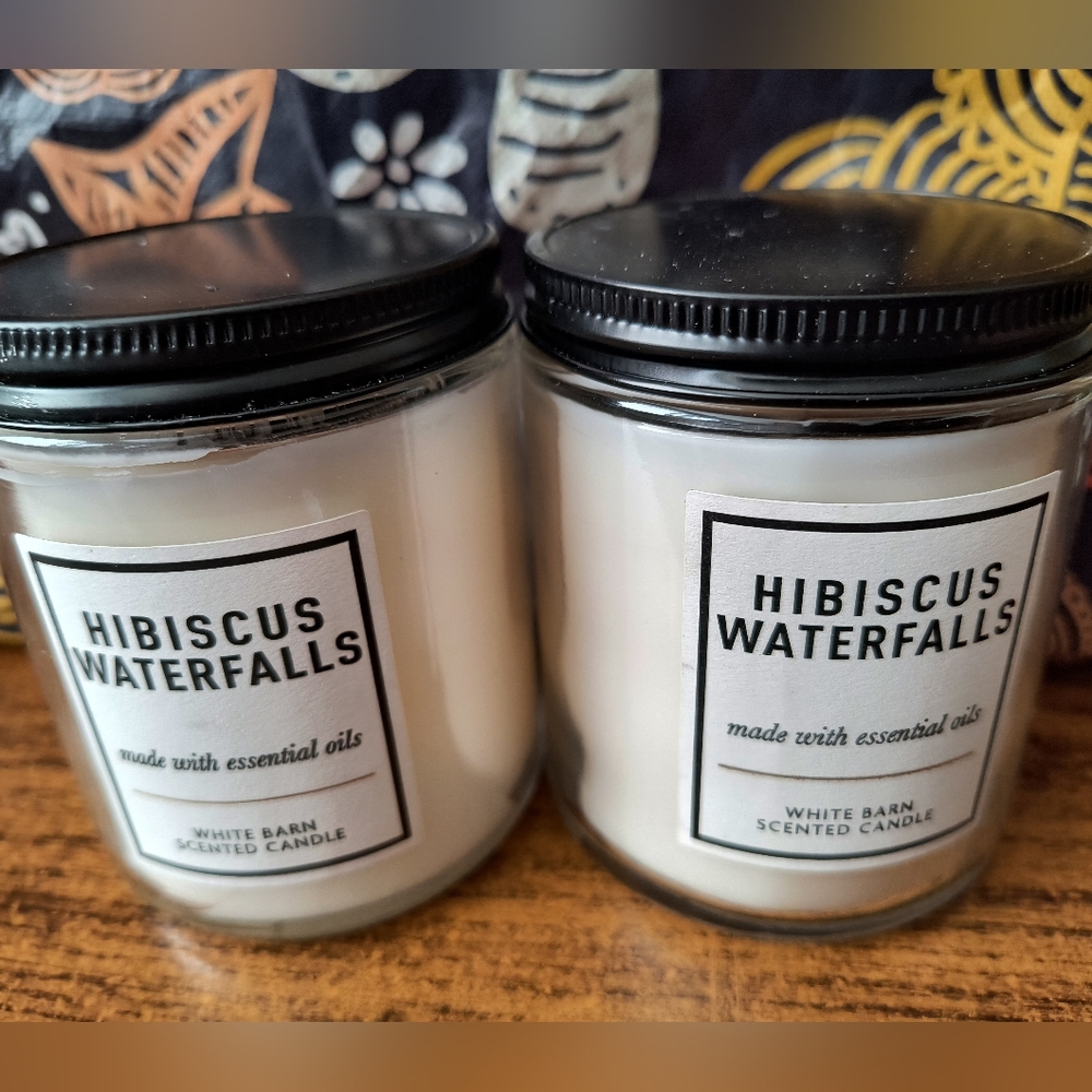 2 White Barn Hibiscus Waterfalls Candles